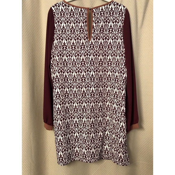Maroon patterned shift dress - Picture 2 of 3